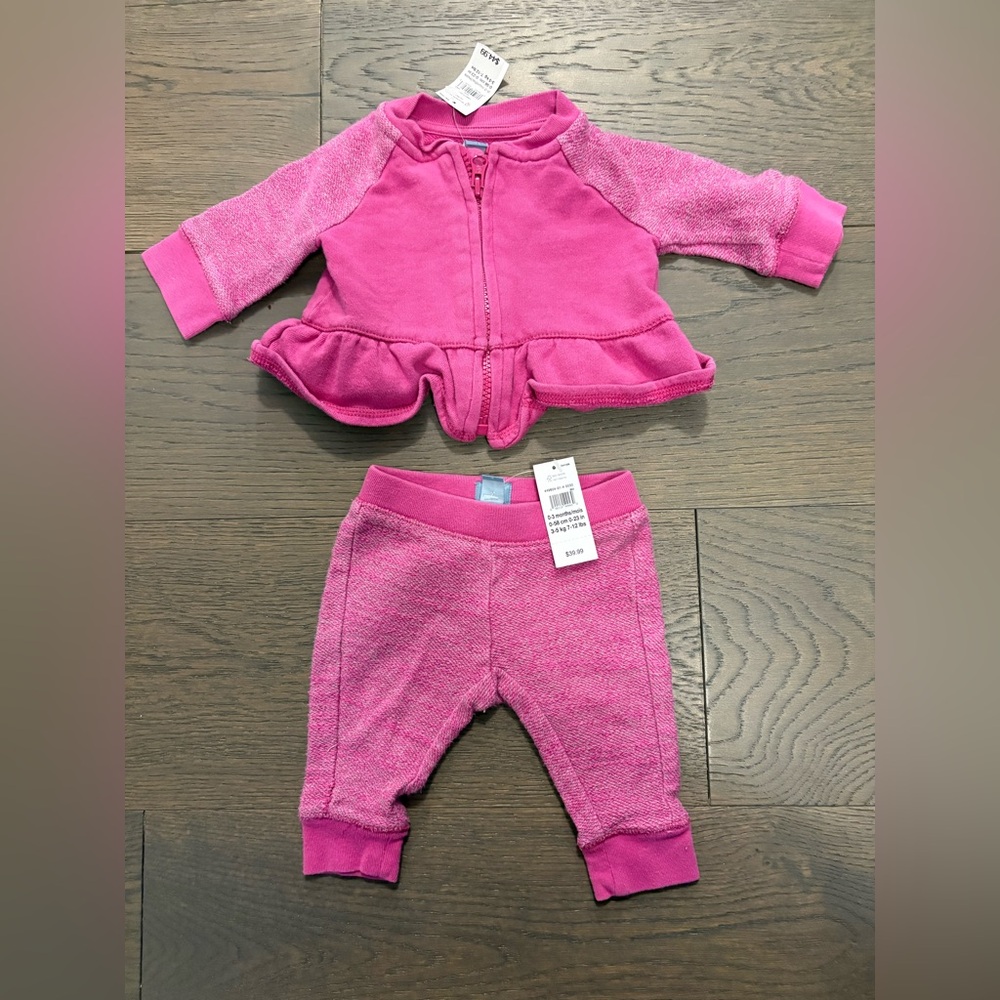 Gap girls pink track suit 0-3M NWT retail $95